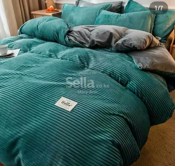 *Velvet duvet*  Size: 6x7 Pillowcases: 2pcs Bedsheet: 1pc Velvet Duvet: 1pc