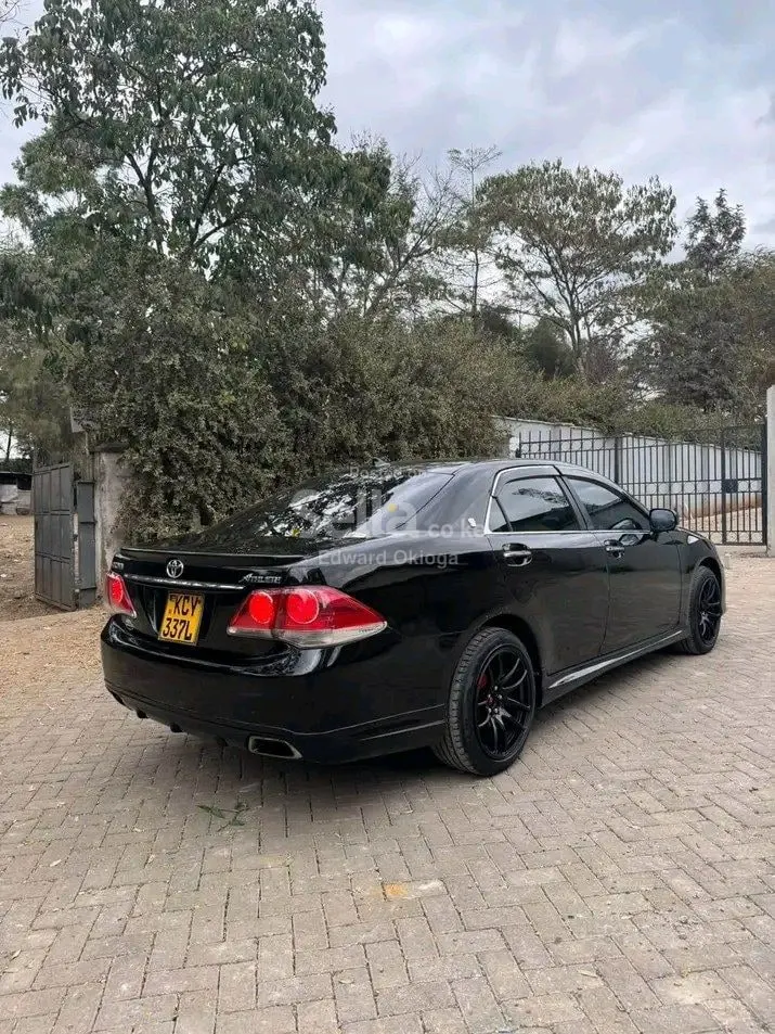 TOYOTA CROWN ATHLETE 
