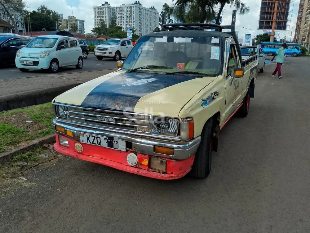 Toyota Hilux pickup Diesel 2400cc
