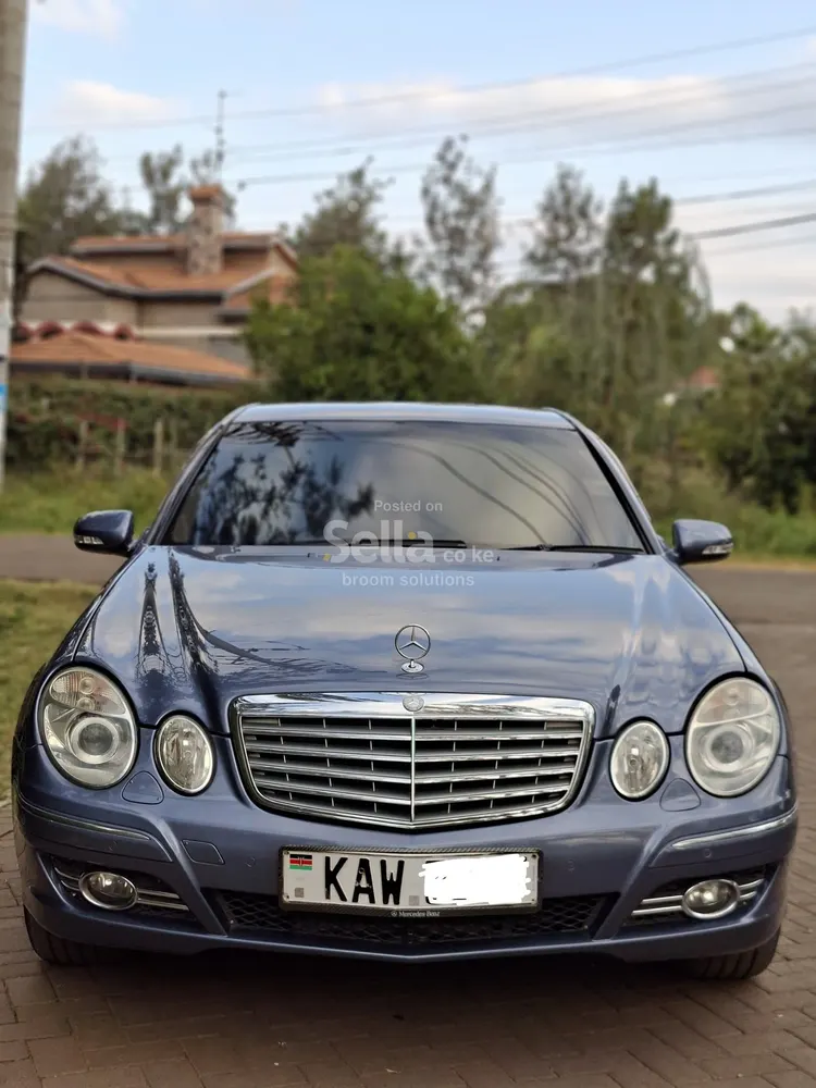 Mercedes Benz E240