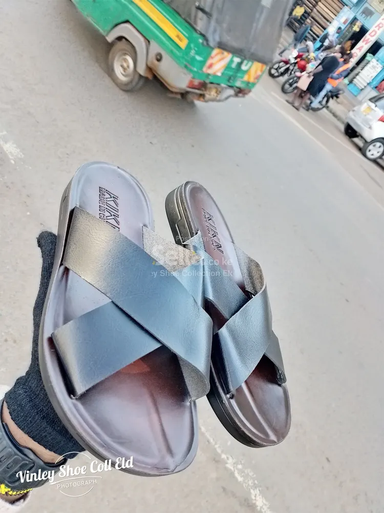 Men slides...Find us on Facebook page,,,IG,,, Tiktok Acc @Vinley Shoe Collection for monthly crazy offers 