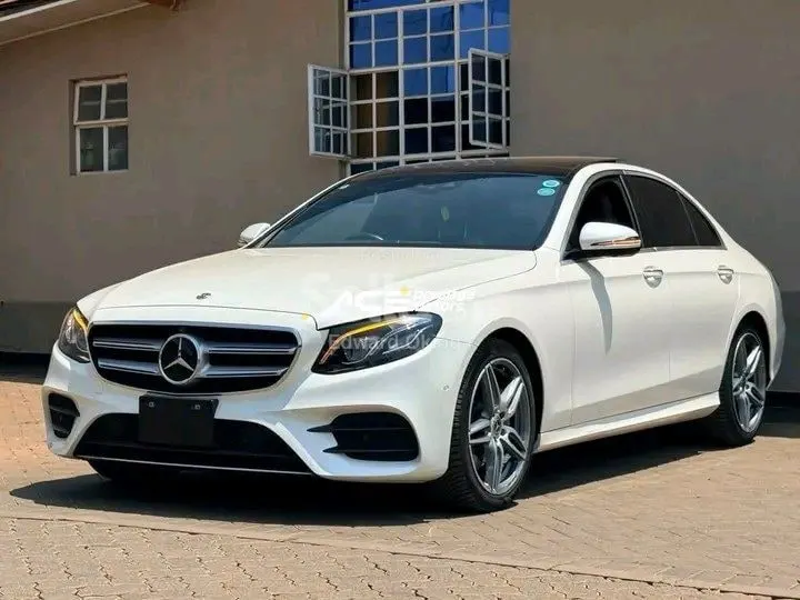 2020 MERCEDES BENZ E200