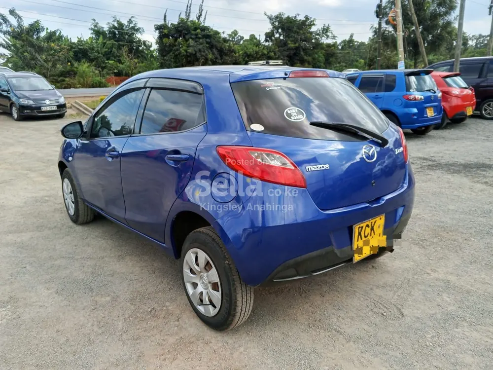 Mazda Demio 