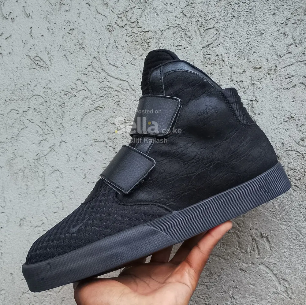 Nike fly stepper sneaker 