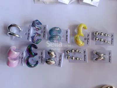 Earrings (Tear drop shaped)