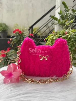 Shoulder bags