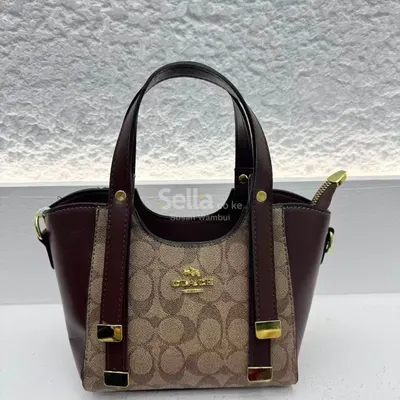 Effortlessly stylish classy handbag 