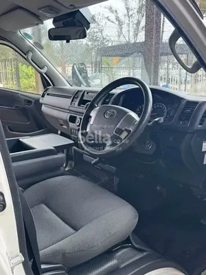 TOYOTA HIACE 7L