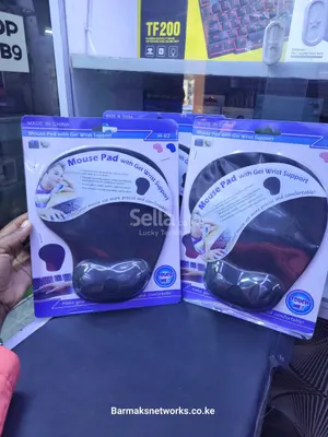 Mouse pad with gel wrist support