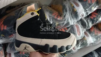Kids sneakers