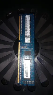 SK hynix 4GB DDR3 RAM desktop UDIMMs (240-pin, unbuffered, non-ECC, single-rank 1Rx8).