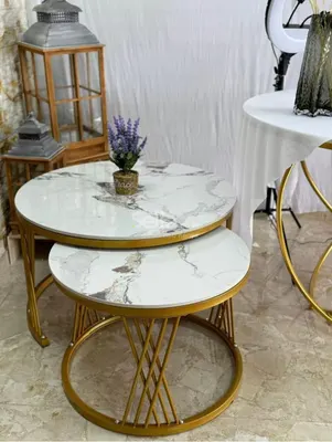 Nesting coffee tables 
