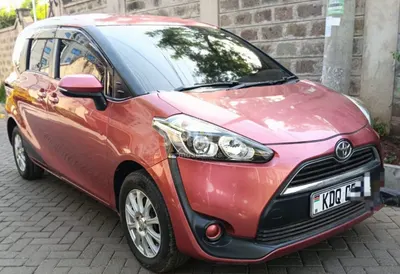 Toyota Sienta 2016