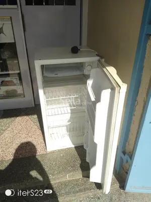 Mini fridge 